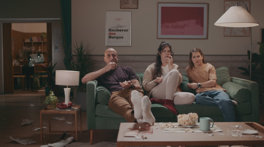 La dupla de la tranquilidad: Ginóbili y Pareto regresan en una campaña para que los argentinos recuperen la calma image