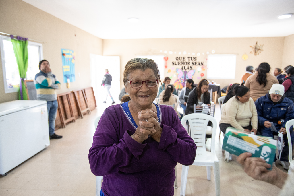 De 12 tapitas a un anteojo: cómo sumarse a la campaña que transforma plástico en salud visual